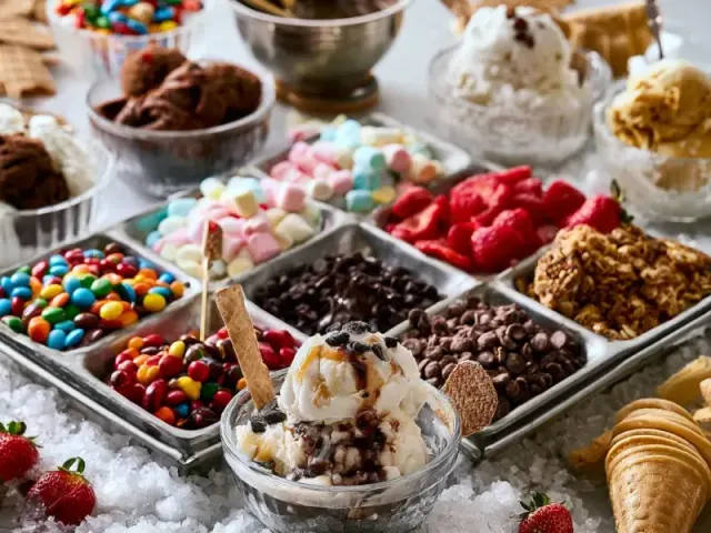 DIY Sundae Bar Station: Build-Your-Own Ice Cream Party