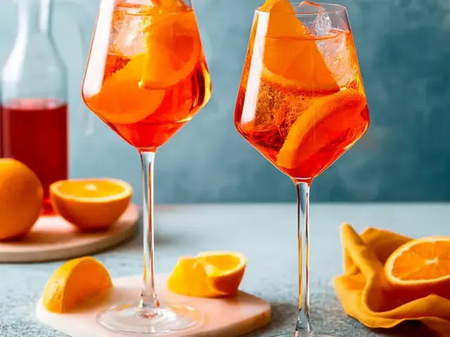 Easy Aperol Spritz: The Perfect 3-Ingredient Ratio